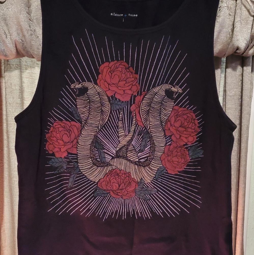 Tank with Cobras and roses